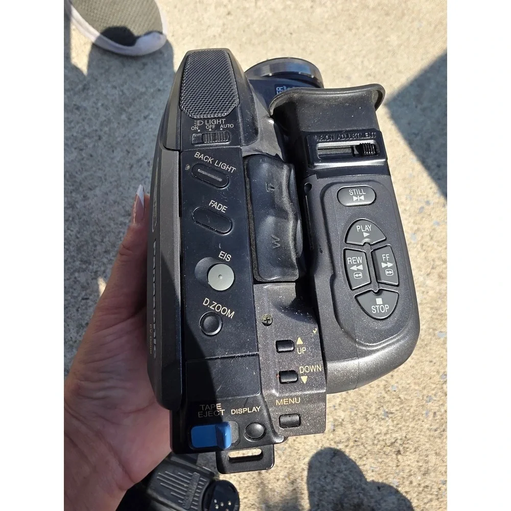 Panasonic Palmcorder PV-D209 VHS-C Camcorder 26x Optical Zoom Digital EIS Gray